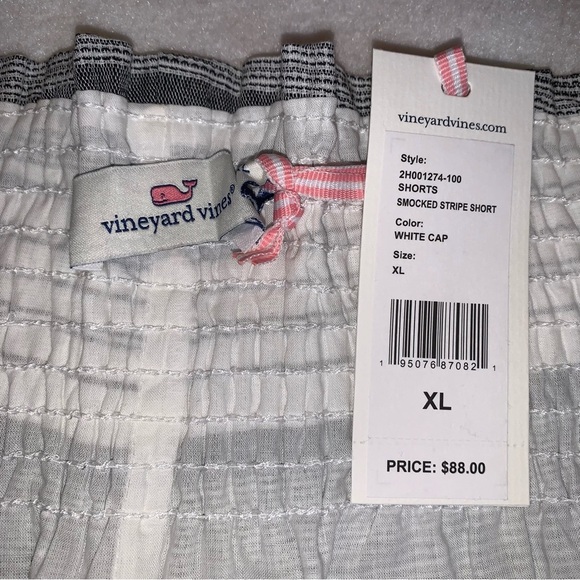 Vineyard Vines NWT Gray and White Striped Women Shorts - Picture 5 of 6